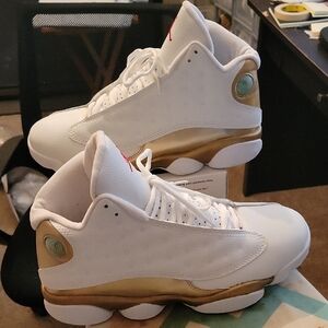 Jordan Athletic Shoes White and Gold